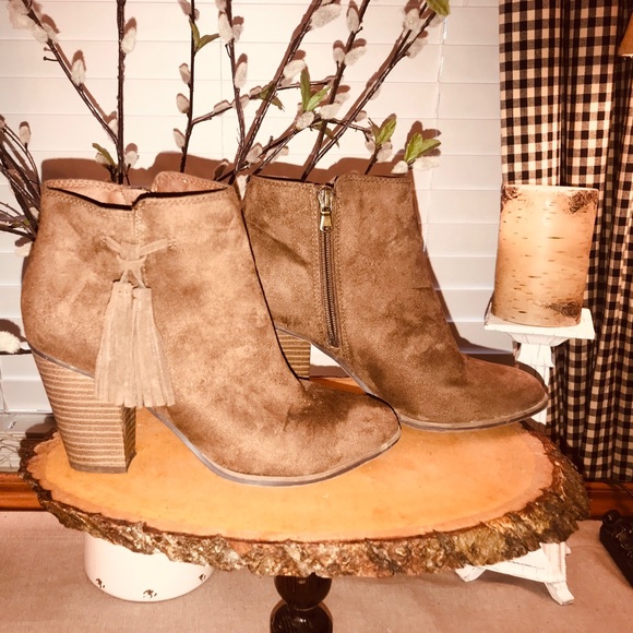 American Eagle Outfitters Shoes - American Eagle gorgeous ankle boots💕💕